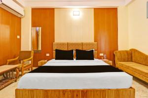 Hotel O Dolphin