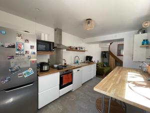 Maison avec terrasse et jardin