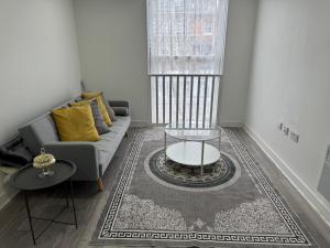 Epsom High Street Apartment 3