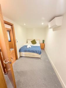 Modern 2 Bed 2 Bath Apartment Hyde Park