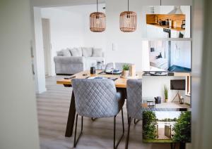 Panorama-Seeblick, Privater Steg, Balkon, Parkplatz - 3hvězdičkové hotely ve městě Plön