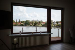 Panorama-Seeblick, Privater Steg, Balkon, Parkplatz