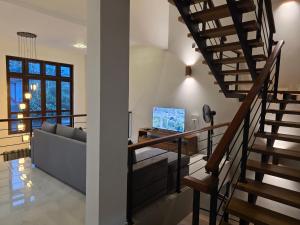 Modern 4-Bedroom Home with Rooftop in Malabe