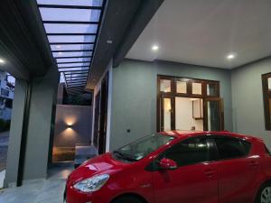 Modern 4-Bedroom Home with Rooftop in Malabe