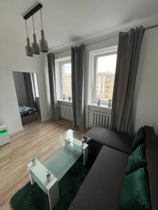 Vincent in downtown Warsaw at plac Konstytucji