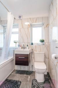 Family 4-Bed Wembley Stadium Home - Parking & Long Stays