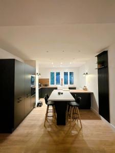 Maisons de vacances Quiet villa with pool : photos des chambres