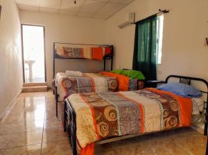 Hostal Los Faroles Chicoana