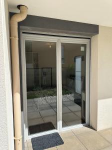 Appartements Cozy T2 with terrace, TCL access : photos des chambres
