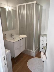 T1 Bis à Deux Pas du CNTS Comfort & Praticité