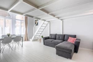 Lovely & Cozy AirCon home