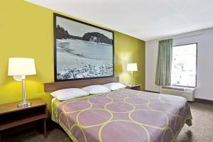 King Studio Suite - Non-Smoking room in Super 8 by Wyndham Gainesville