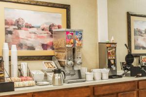 King Room - Smoking  room in Super 8 by Wyndham Caryville TN