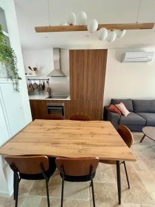 Maisons de vacances Maison avec jacuzzi a 15 minutes a pied de la plage : photos des chambres