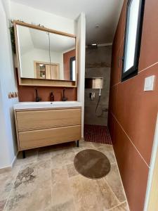 "LAbricotier" Maison avec jacuzzi à 15 minutes à pied de la plage