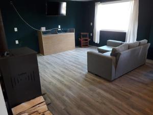 Casa de 2 Pisos, 2 Habitaciones, A Cuadras Del Lago