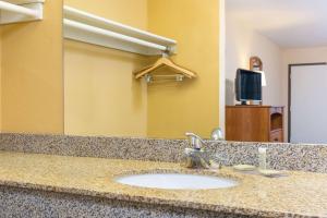 King Room - Non-Smoking room in Super 8 by Wyndham El Cajon CA