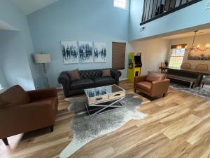 Near hospitals and interstate!