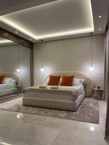 Suite luxueuse avec SDB privative dans une villa avec piscine