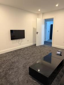 Lutom 2 Bed Flat - 1 with sofa bed Sleeps 4