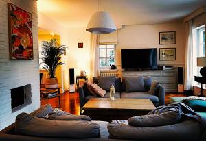 EXCL HOUSE in Warsaw with POOLS