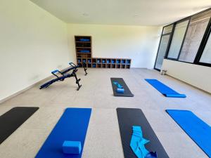 Modern 2BR View Pool & Amenities Near Telmex