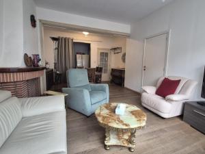 Large 1st floor apartment, Schaerbeek, Brussels