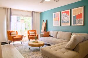 The Scott Getaway - Walkable to Old Town, remodeled space, outdoor pool!