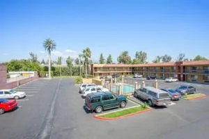 Hotel Seville - Ontario Airport/Chino - Монклер