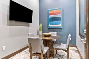 Resort Style ApartmentHome - The Woodlands