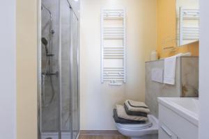 Chambre de luxe Tokyo a Liège Sale de bain privée check in autonome cuisine partagée