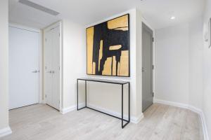 Chic 2-Bedroom Condo in the Heart of Yorkville