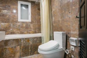 1BR-Gym-washer-dryer-Big bathttub-Center