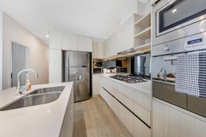 Skyline Views 2BR Plus 1 Study in Liverpool with Pool