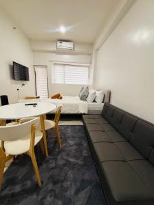 WV 28 Serene Balcony Spot