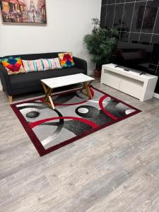 Haven Lodge, 2BR Brand New Basement Suite
