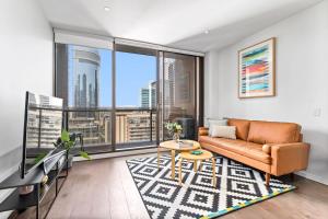 1-BR Apartment Near Chinatown - Stunning City Views