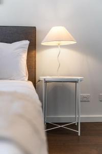 1-BR Apartment Near Chinatown - Stunning City Views