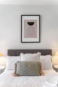 1-BR Apartment Near Chinatown - Stunning City Views