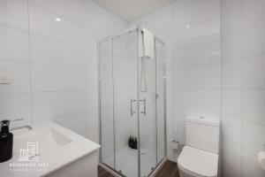 209 Stylish Queen BR with Fast WiFi - Brunswick East