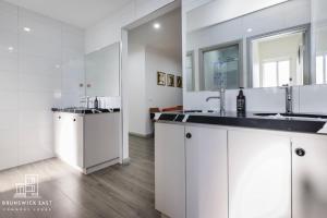 104 Chic Queen BR with Fast WiFi - Brunswick East