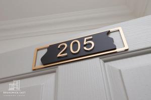 205 Modern King BR with Fast WiFi - Brunswick East