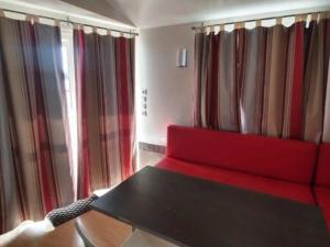 Mobil home avec terrasse dans le camping dAnduze - API-1-52-256