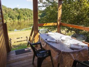 Chalet cosy pour 5 pers. avec terrasse, vue étang - API-1-52-288