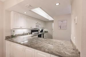 Park Shore Resort Charming 1st Floor-BLDG A 102