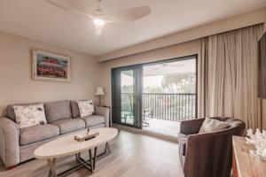 Park Shore Resort Deluxe Condo Top FloorBLDG F 339