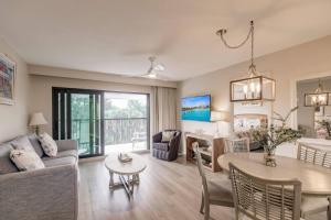 Park Shore Resort Deluxe Condo Top FloorBLDG F 339