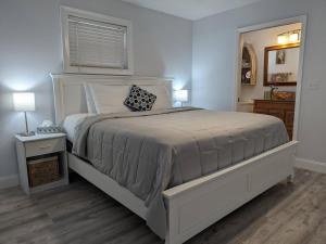 Naples Park, 3bdr Pool home, Beach Vacation