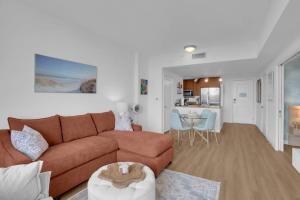 1 br 2bed LakeView Rooftop Pool