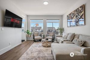 Executive Single Detached House with AC King Bed and More
